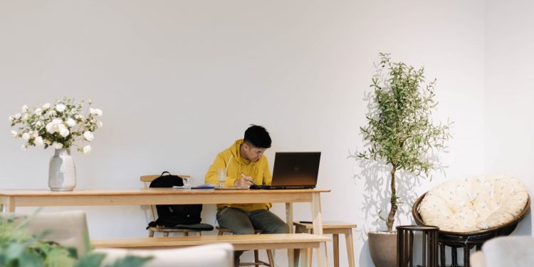 Instructions To Talk to Your Family About Working From Home