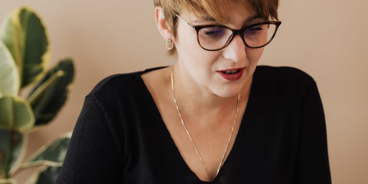 How to Earn $300+ a Day Online in 2024